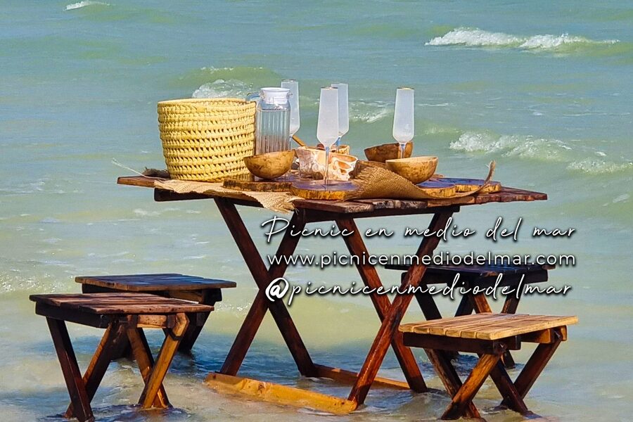 Picnic en lancha privada tradicional en el mar de Sisal